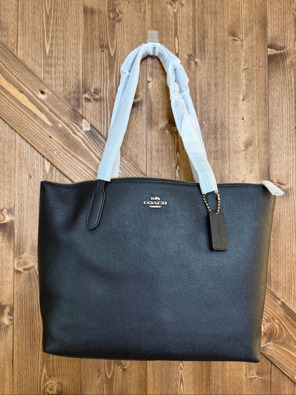 Coach Crossgrain Leather Zip Tote Black Gold Hardware Shoulder Bag NWT (9246)